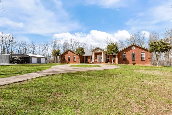 $795,000 | 662 Oak Shadow Drive, New Johnsonville, TN 37134