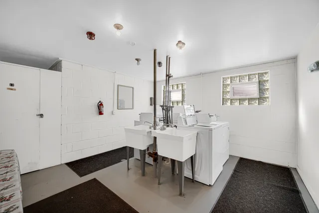 $200,000 | 1211 Brown Street, Unit 3B, Des Plaines, IL 60016