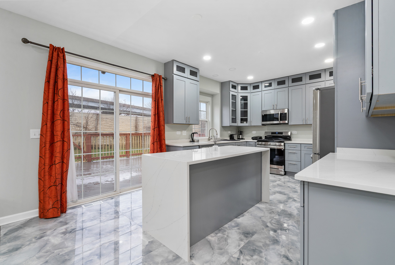 244 Stonegate Road Bolingbrook, IL 60440 - Photo 2 of 41