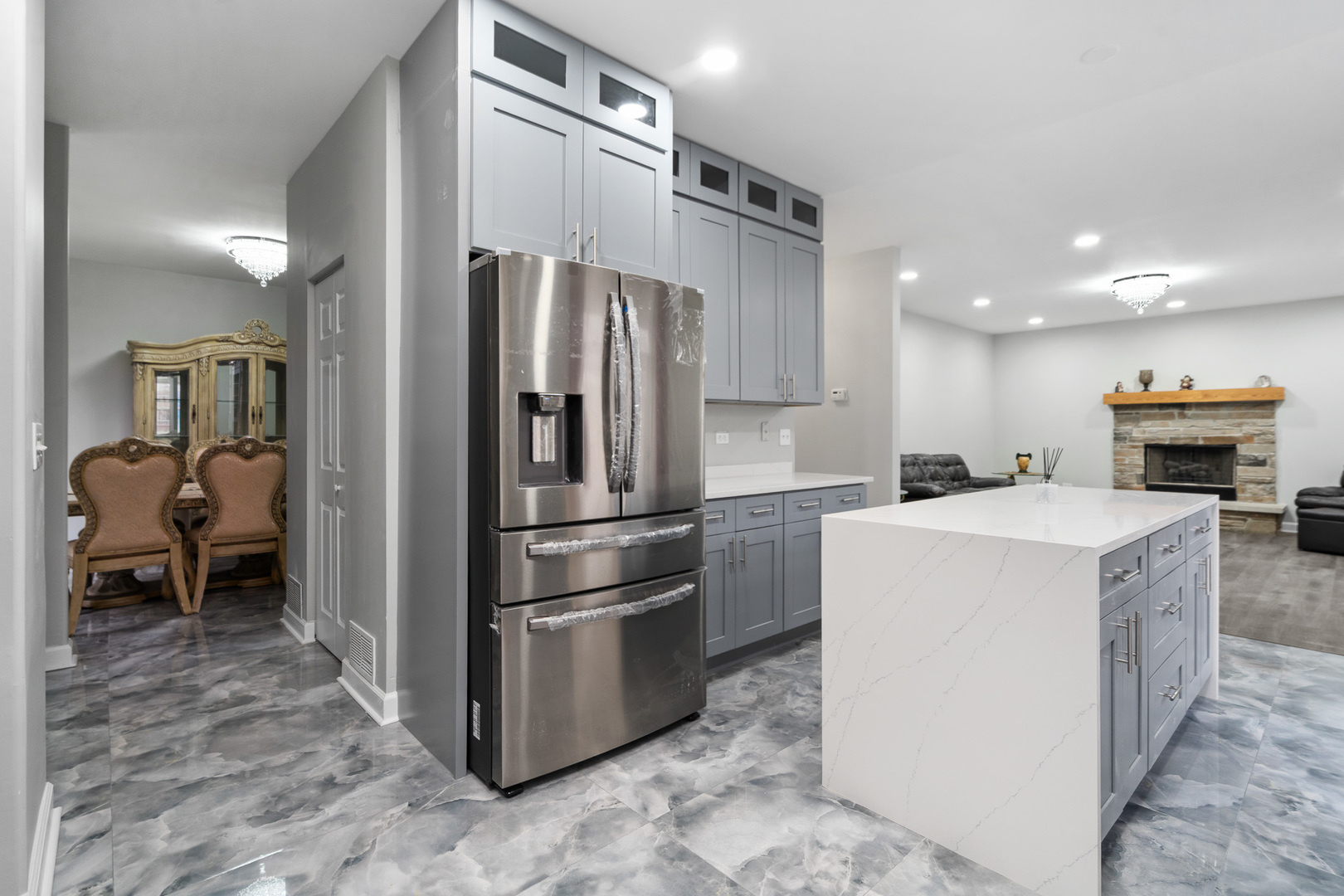244 Stonegate Road Bolingbrook, IL 60440 - Photo 4 of 41