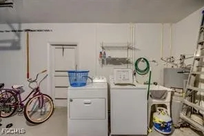 $440,000 | 913 Southeast 43rd Terrace, Cape Coral, FL 33904