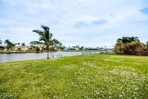 $440,000 | 913 Southeast 43rd Terrace, Cape Coral, FL 33904