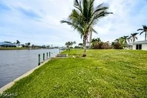 $440,000 | 913 Southeast 43rd Terrace, Cape Coral, FL 33904