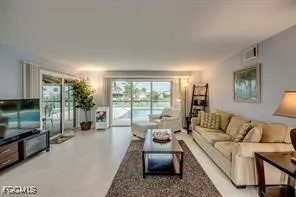 $440,000 | 913 Southeast 43rd Terrace, Cape Coral, FL 33904