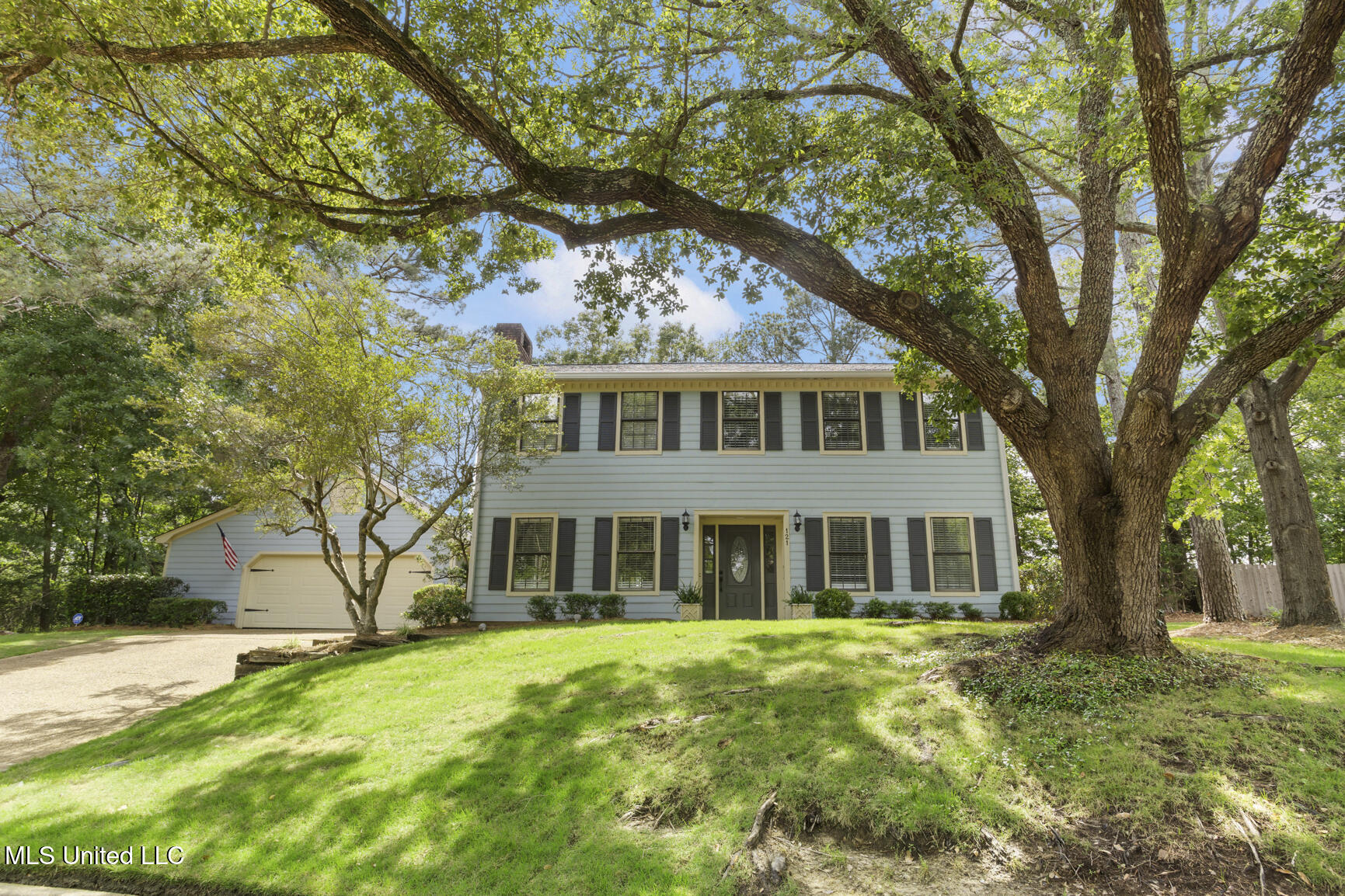 121 Kenbridge Lane Madison, MS 39110 - Photo 2 of 34 121 Kenbridge Ln-2