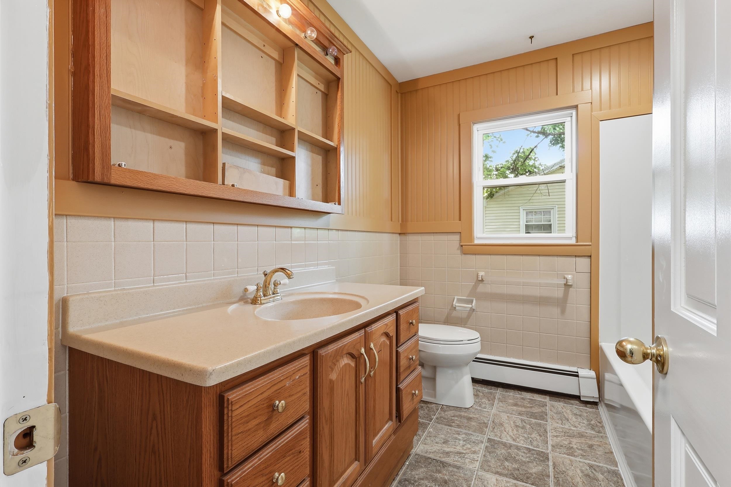 85 Whitney Avenue Manchester, NH 03104 - Photo 28 of 58