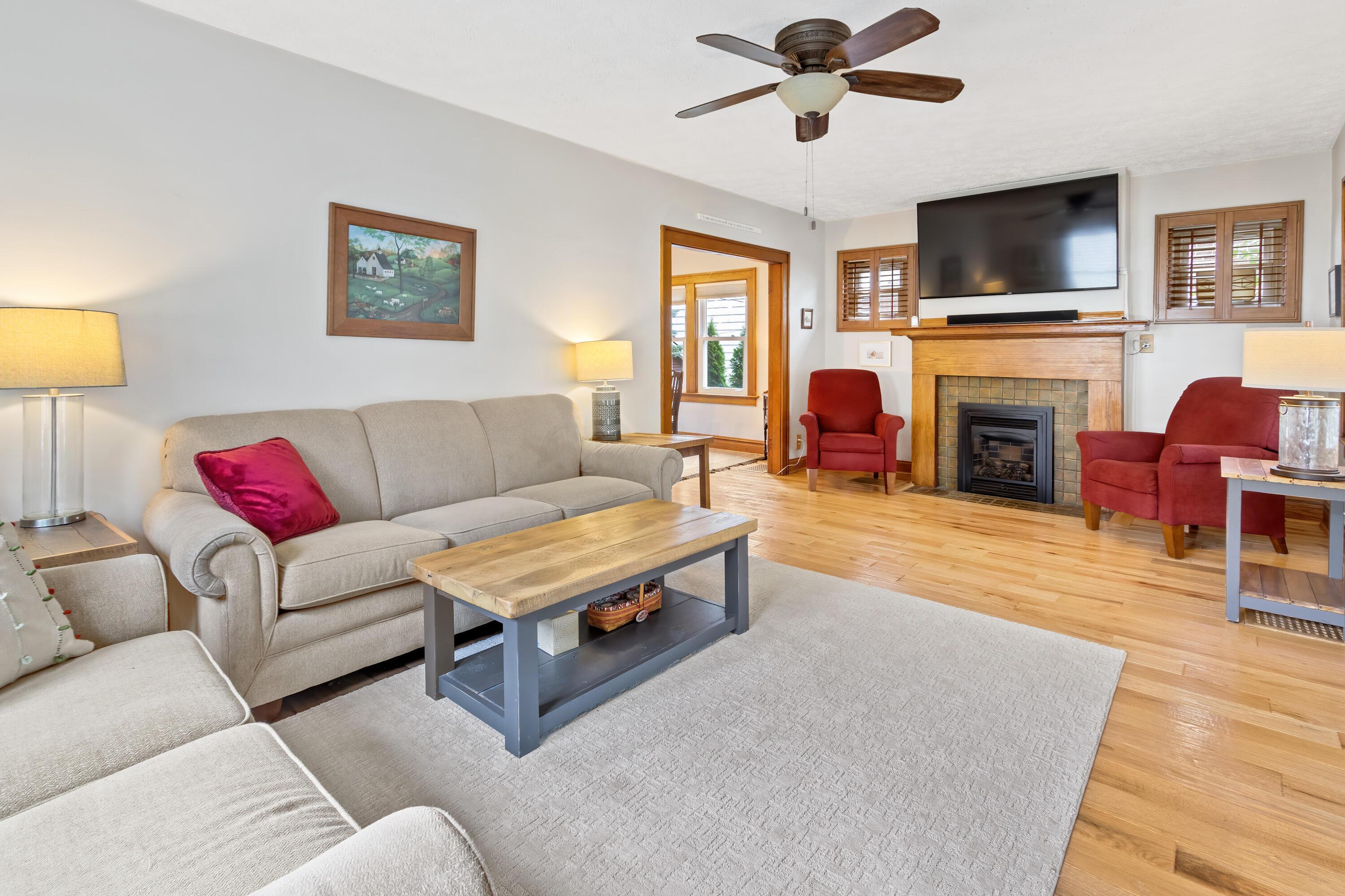 231 Blenheim Road Columbus, OH 43214 - Photo 4 of 30 231 Blenheim Road-4.jpg-FULL