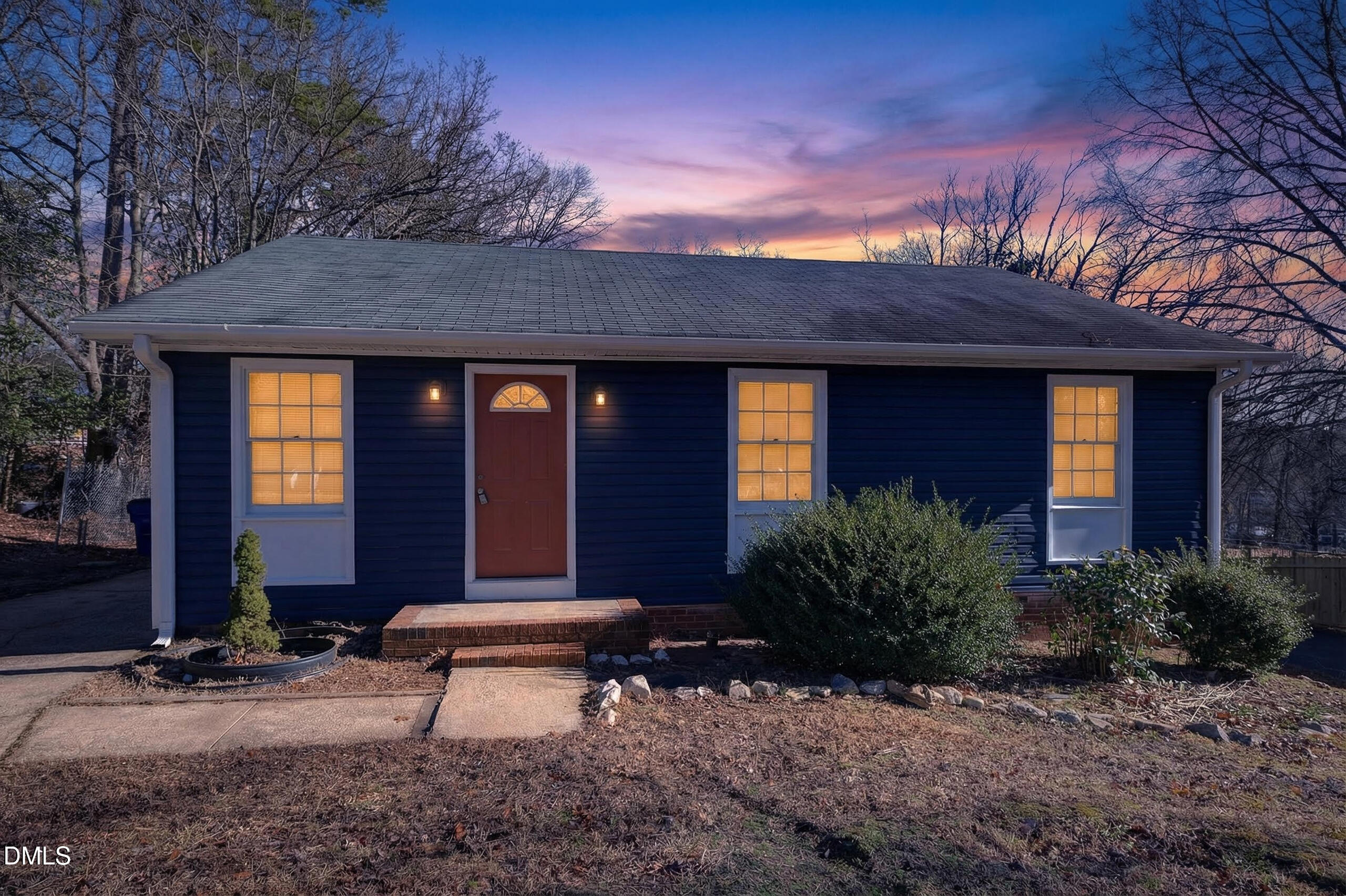 804 Plentywood Court Raleigh, NC 27615 - Photo 2 of 40 Scene-3