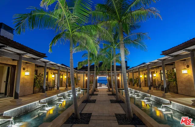 a view of outdoor space