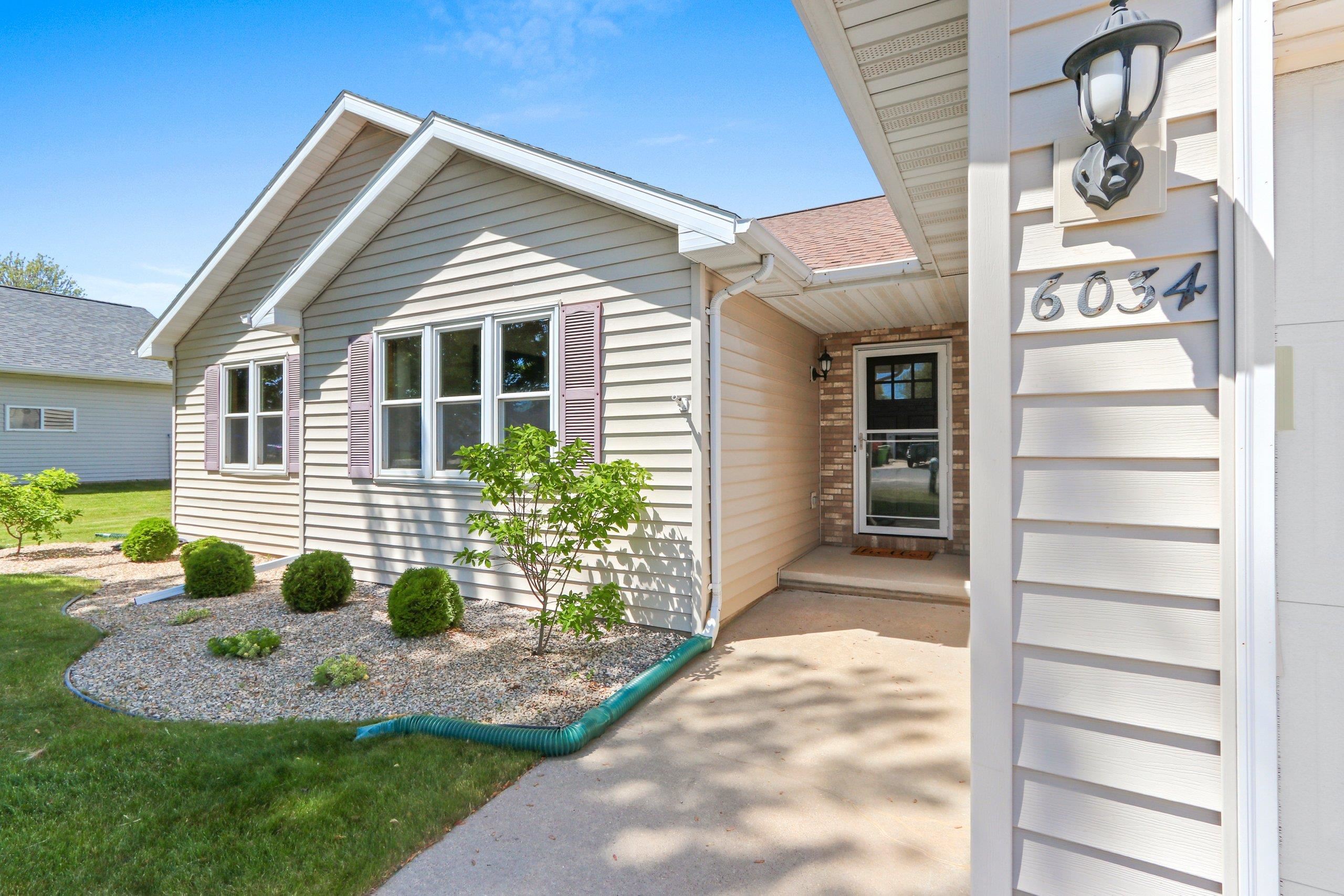 W6034 Paige Way Appleton, WI 54915 - Photo 2 of 48