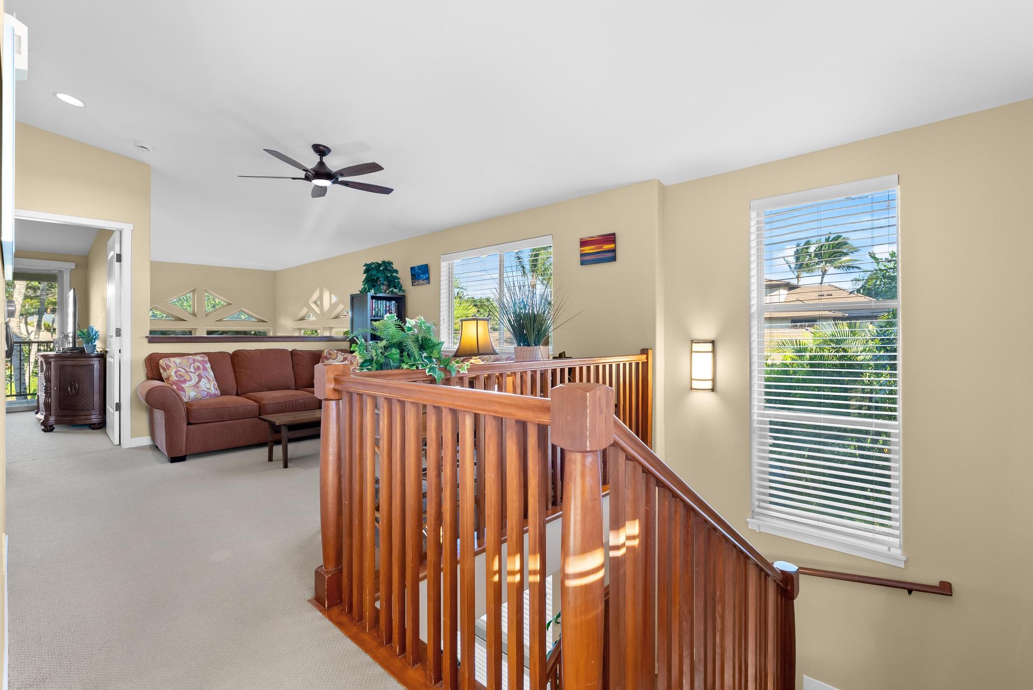 68-1122 Na Ala Hele Road, Unit Q4 Kamuela, HI 96743 - Photo 15 of 30 a living room with furniture and a window