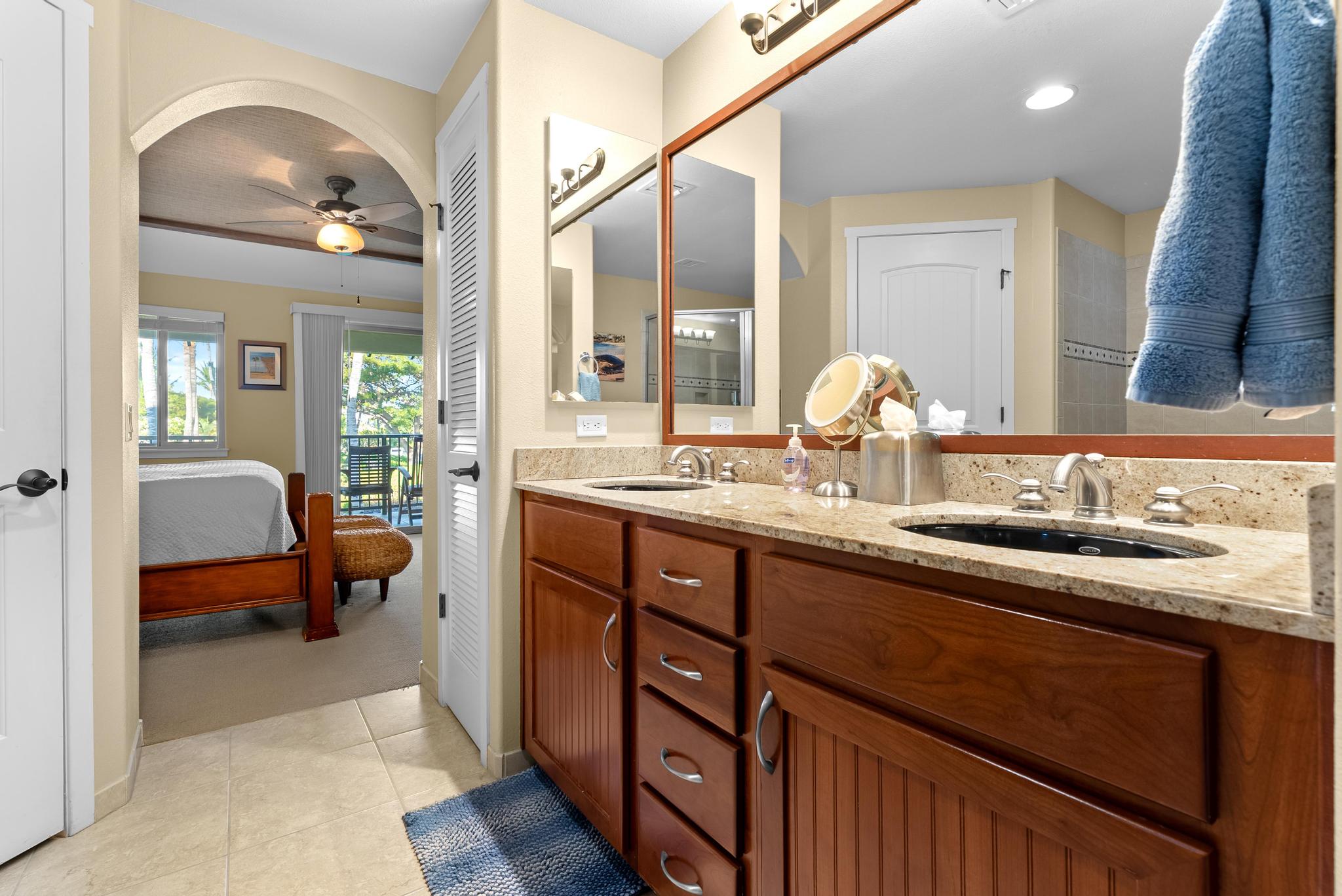 68-1122 Na Ala Hele Road, Unit Q4 Kamuela, HI 96743 - Photo 21 of 30 a en suite bathroom with double sink and a mirror