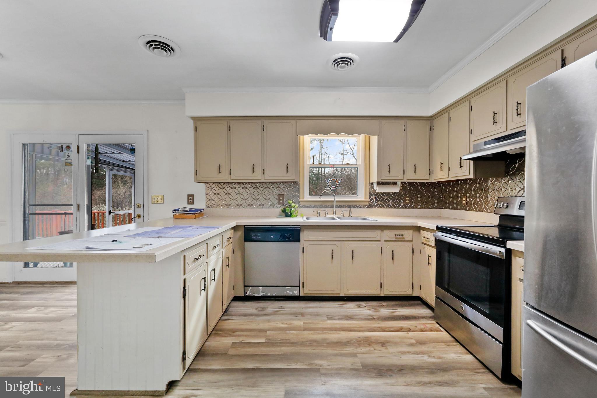 359 Creek Road Delran, NJ 08075 - Photo 11 of 31