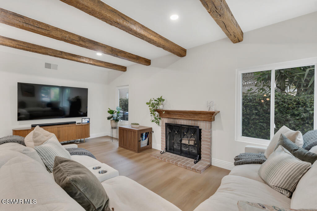 12208 Cherry Grove Street Moorpark, CA 93021 - Photo 23 of 85 12208 Cherry Grove St-HsHProd-25