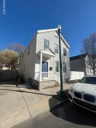 $1,600 | 508 2nd Street, Unit 1, Troy, NY 12180