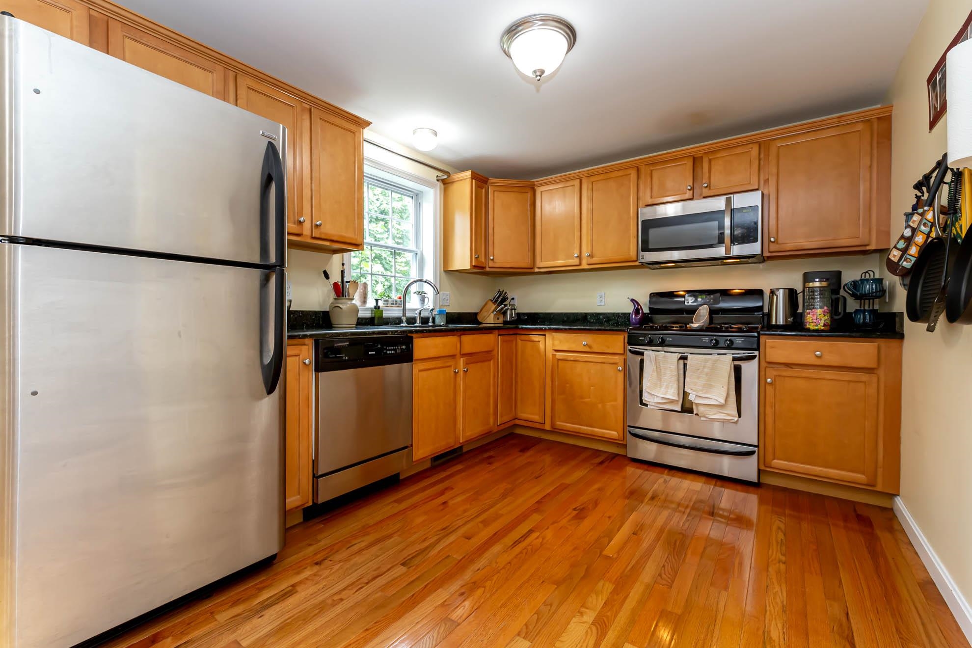 8 Pearson Way Epping, NH 03042 - Photo 11 of 25