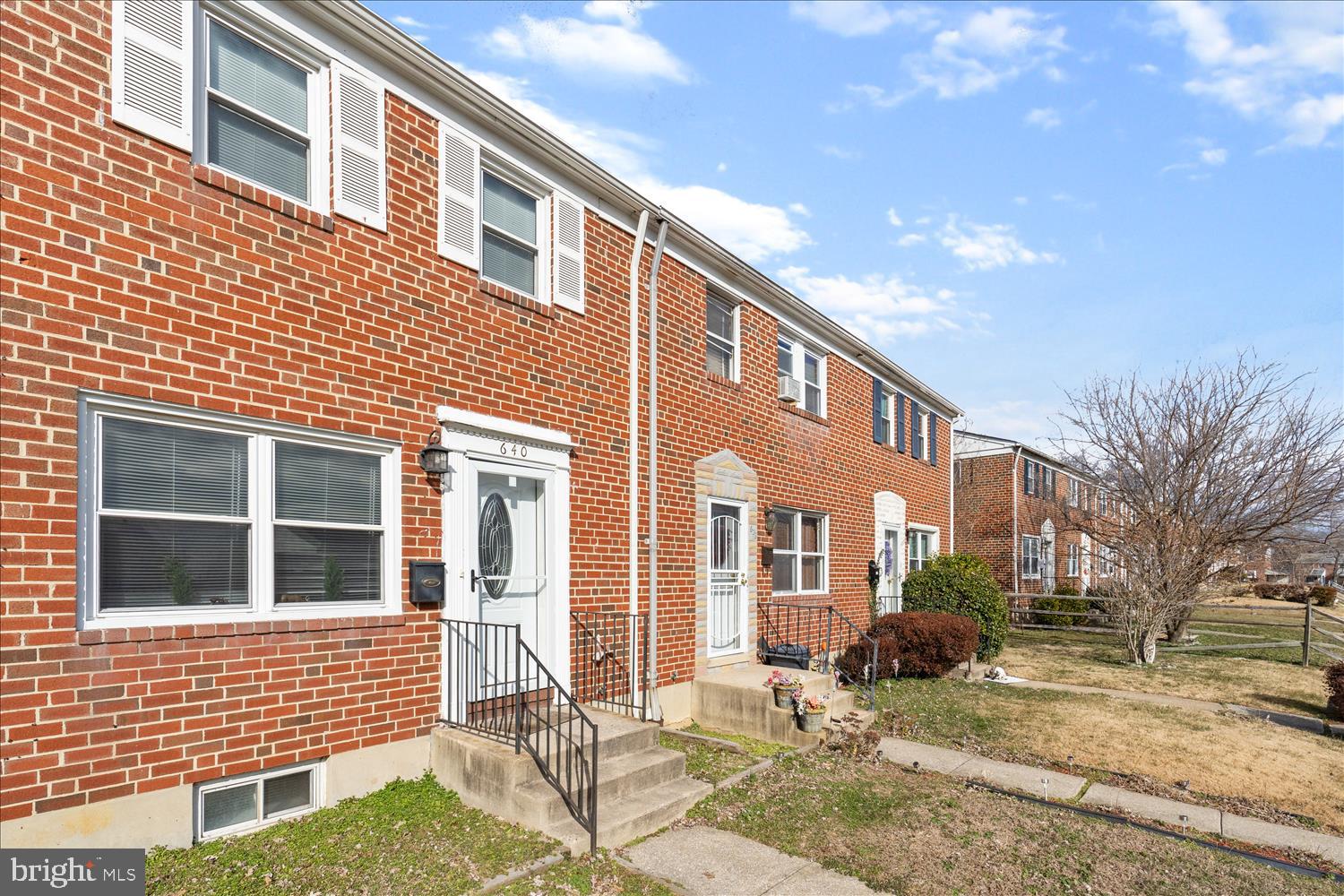 640 Charraway Road Baltimore, MD 21229 - Photo 2 of 21 Front Entry way