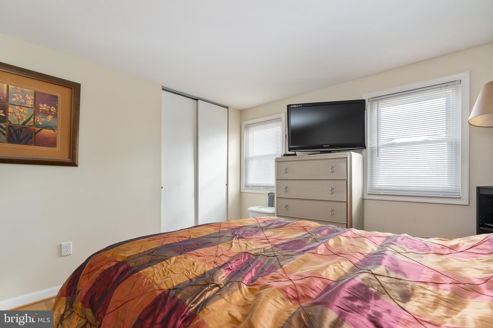 640 Charraway Road Baltimore, MD 21229 - Photo 14 of 21 Bright and Sunny Bedroom