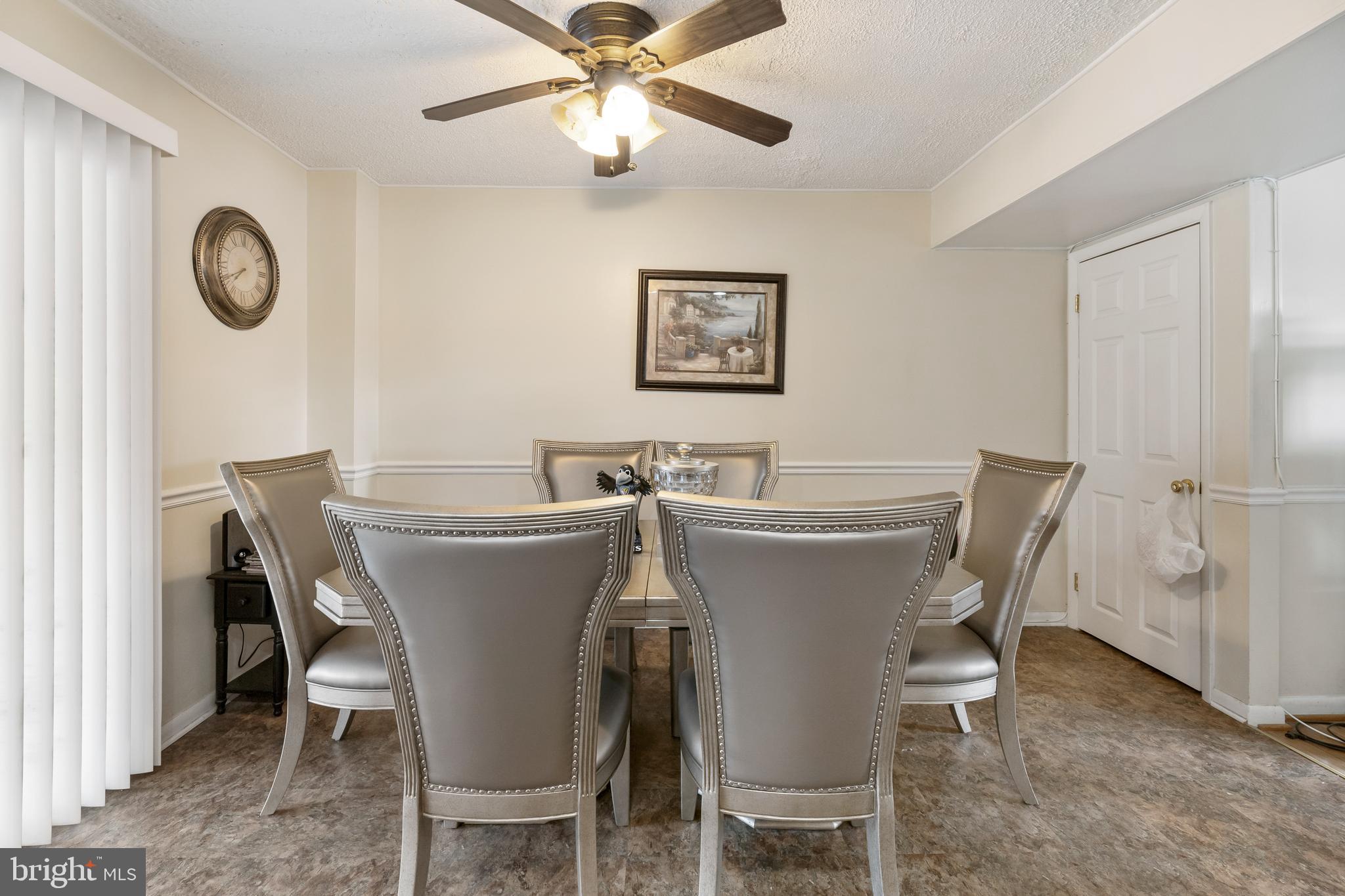 640 Charraway Road Baltimore, MD 21229 - Photo 8 of 21 Great Space for Dinner Parties