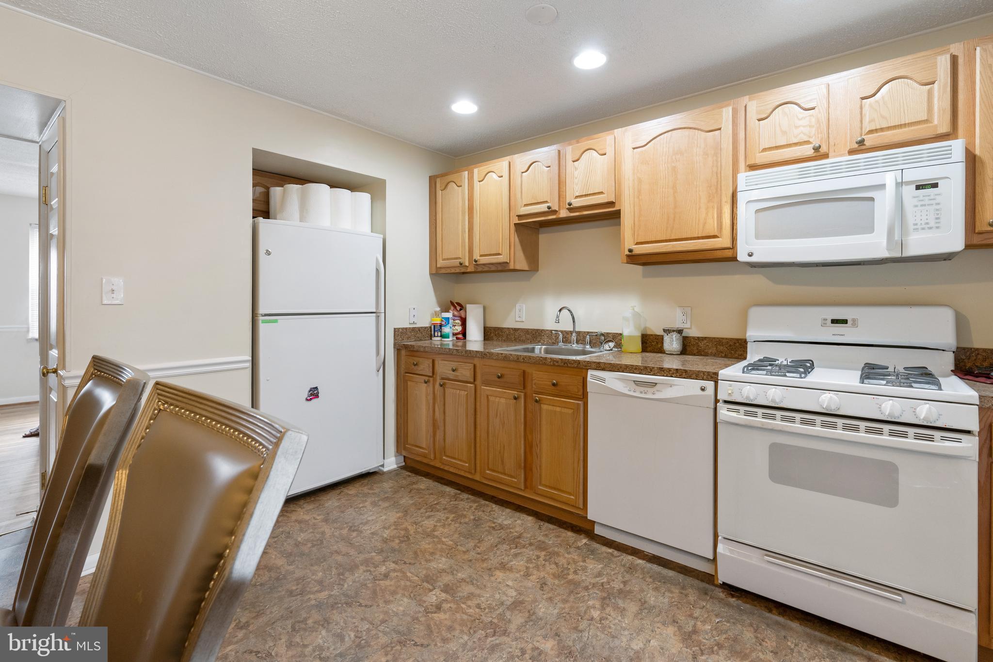 640 Charraway Road Baltimore, MD 21229 - Photo 10 of 21 Updated Kitchen with Plenty of Cabinets