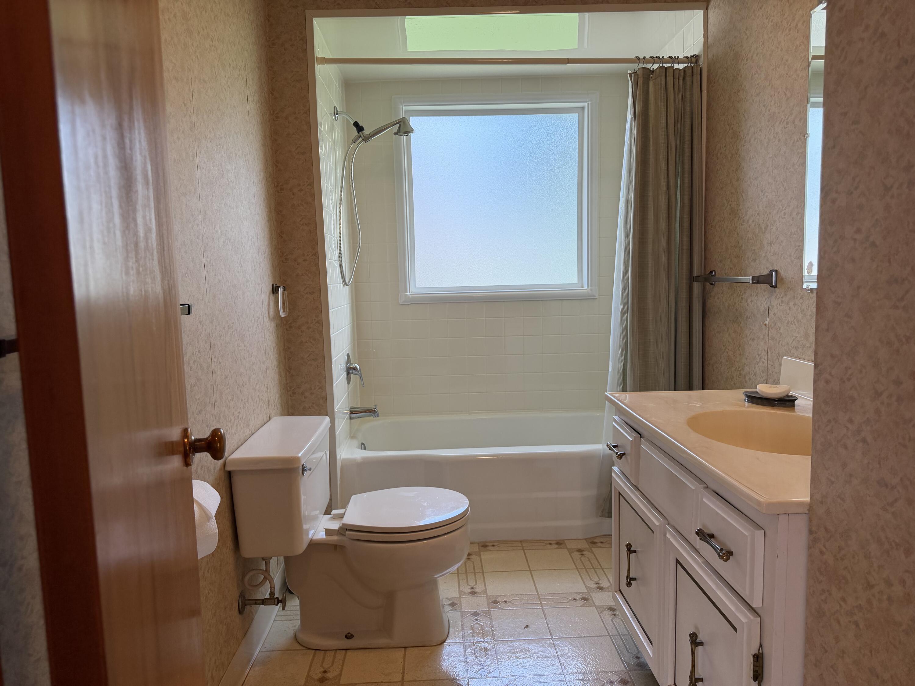 121 Elmside Road Benton Harbor, MI 49022 - Photo 18 of 29 IMG_0623