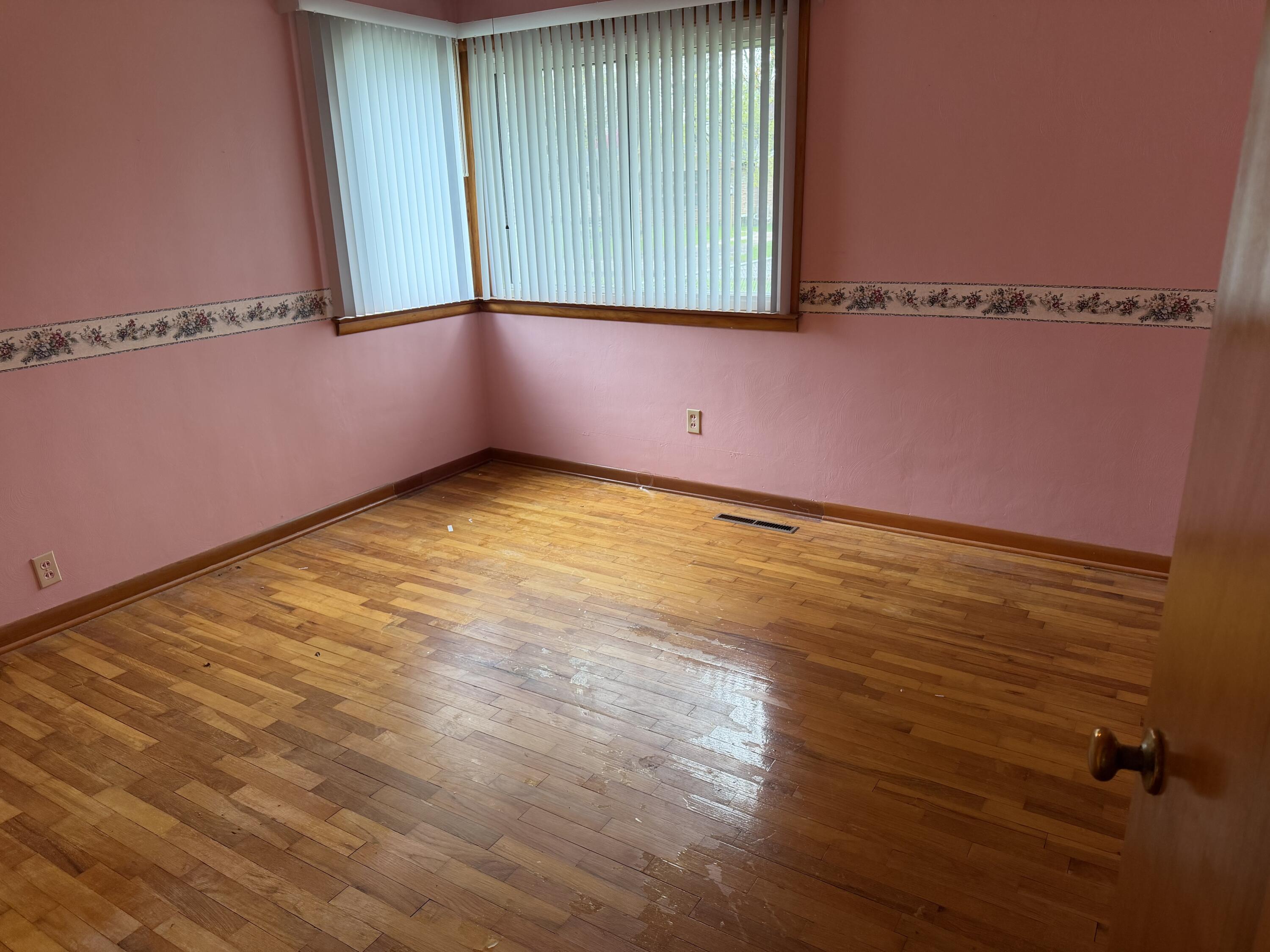 121 Elmside Road Benton Harbor, MI 49022 - Photo 20 of 29 IMG_0625