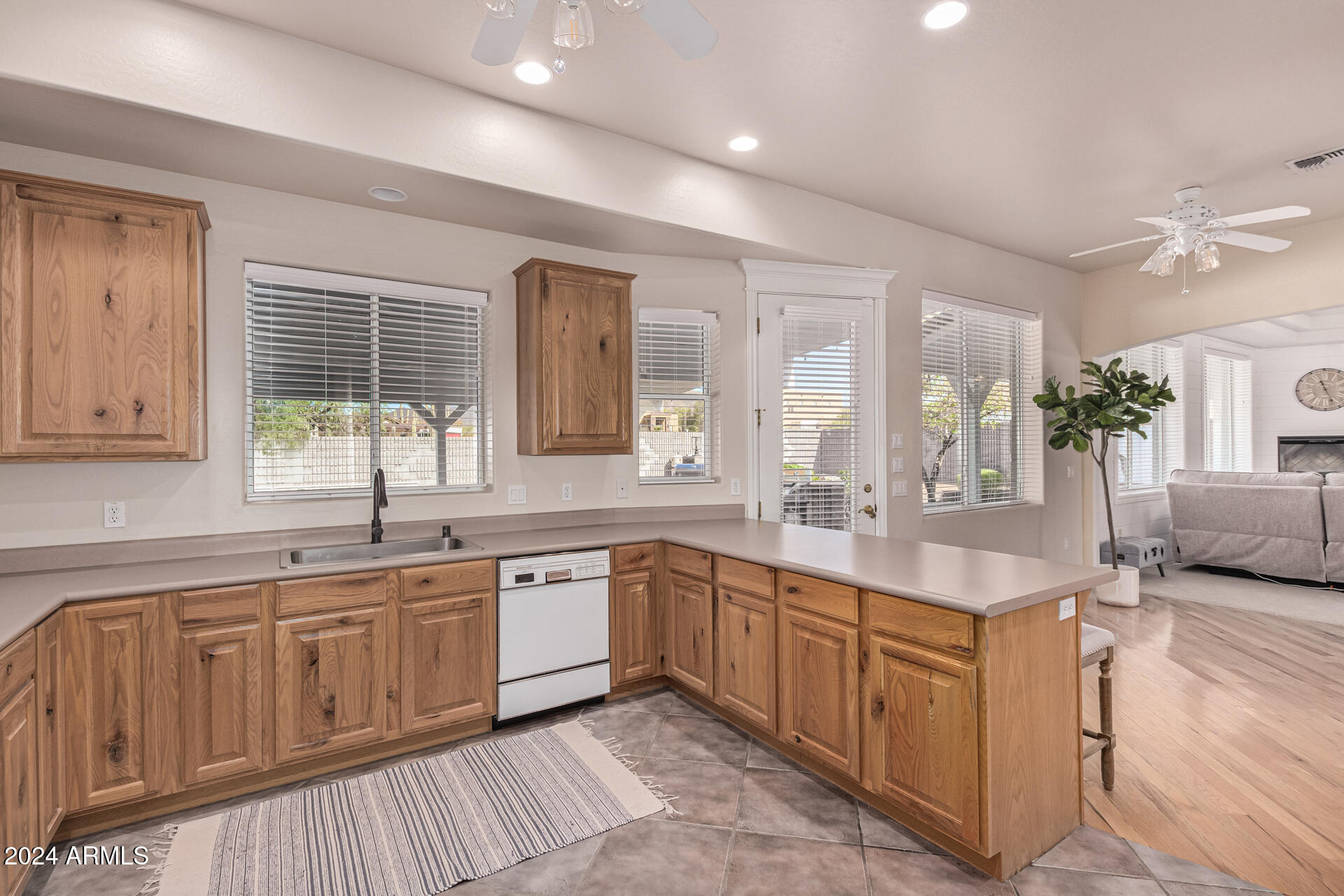 8052 East McDowell Road Mesa, AZ 85207 - Photo 15 of 38 Kitchen