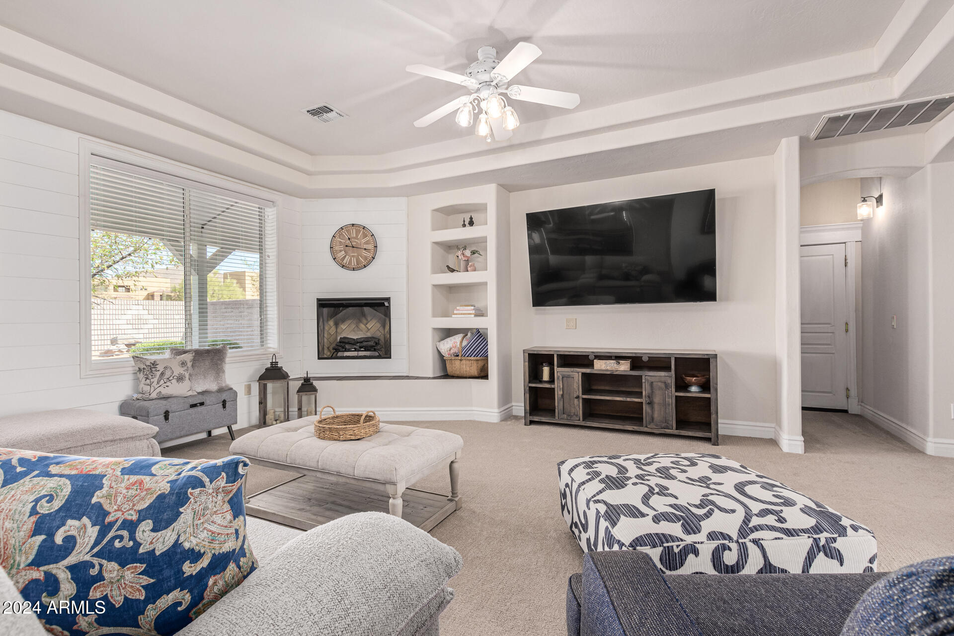 8052 East McDowell Road Mesa, AZ 85207 - Photo 8 of 38 Family room
