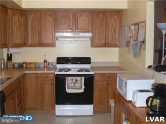 35 Stonegate Road Quakertown, PA 18951 - Photo 4 of 5 Kitchen