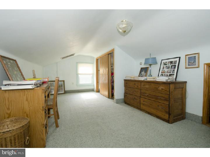211 Strathmore Road Havertown, PA 19083 - Photo 15 of 24