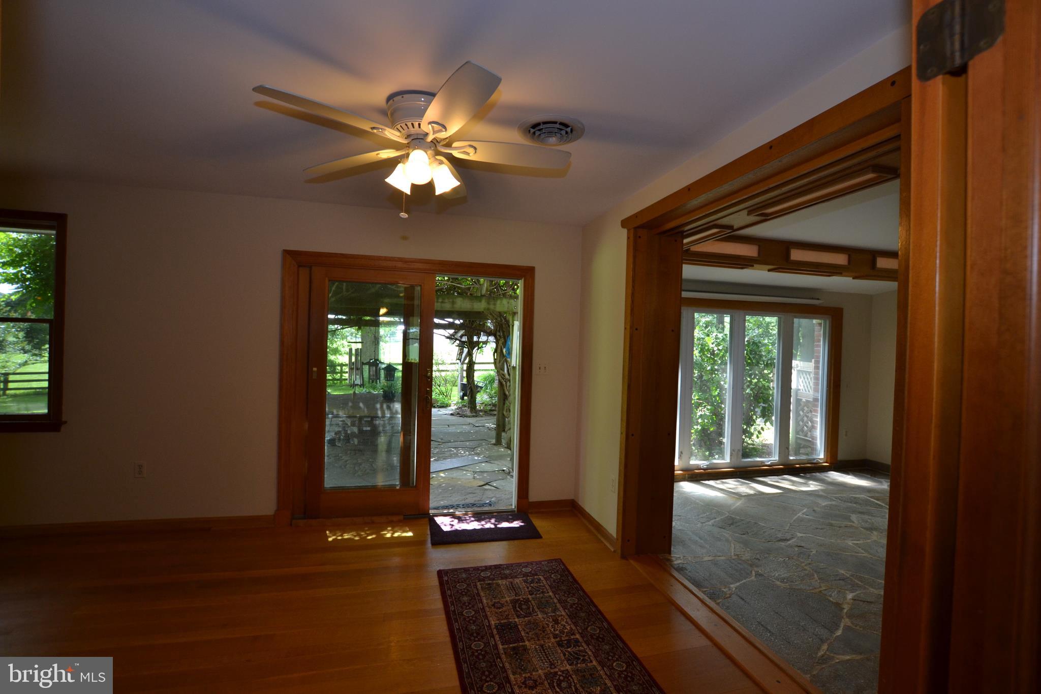 24403 Hipsley Mill Road Gaithersburg, MD 20882 - Photo 11 of 43 Living Room