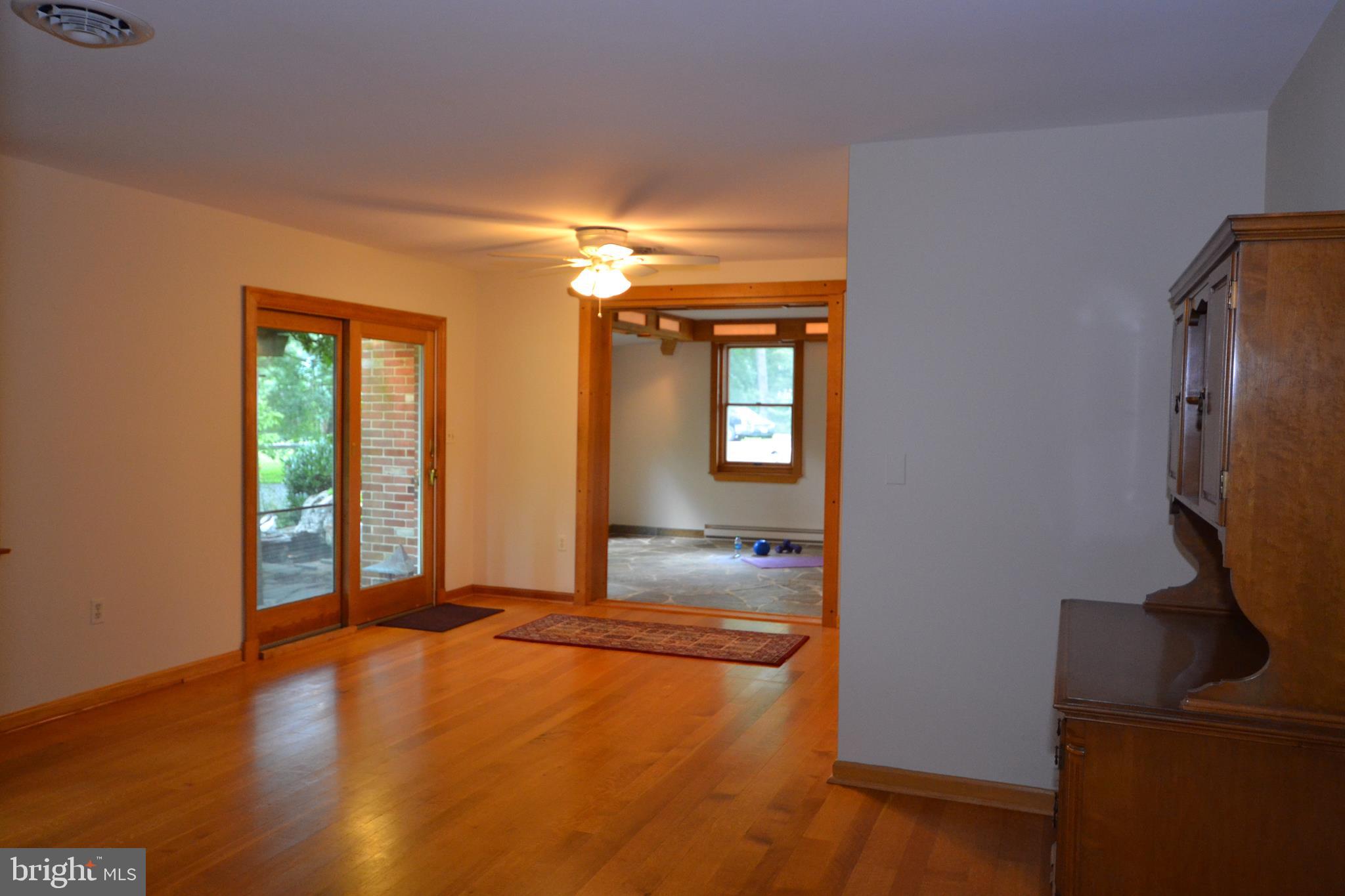 24403 Hipsley Mill Road Gaithersburg, MD 20882 - Photo 13 of 43 Living Room