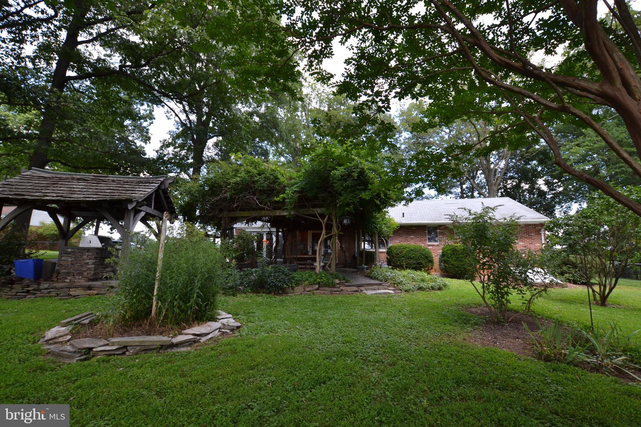 24403 Hipsley Mill Road Gaithersburg, MD 20882 - Photo 27 of 43 Rear View
