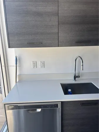 $2,500 | 151 Southeast 1st Street, Unit 1410, Miami, FL 33131