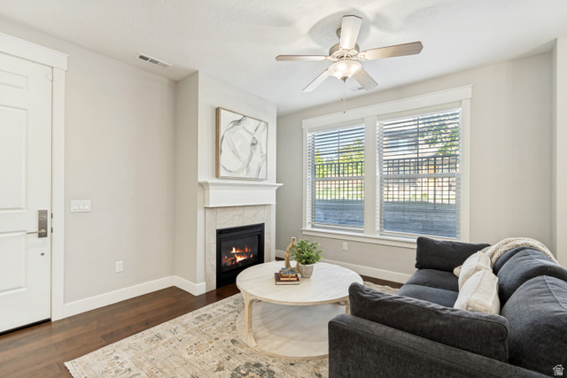 10422 South Beetdigger Boulevard Sandy, UT 84070 - Photo 4 of 25