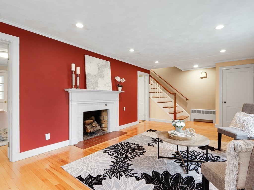 108 Plymouth Road Needham, MA 02492 - Photo 4 of 31 Gallery Image 4