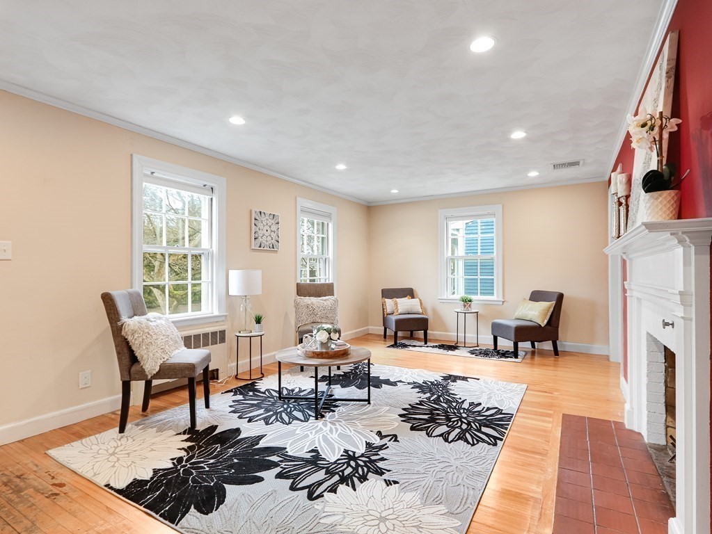 108 Plymouth Road Needham, MA 02492 - Photo 5 of 31 Gallery Image 5
