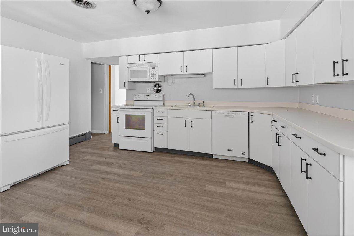 2627 Pennington Road Pennington, NJ 08534 - Photo 12 of 45