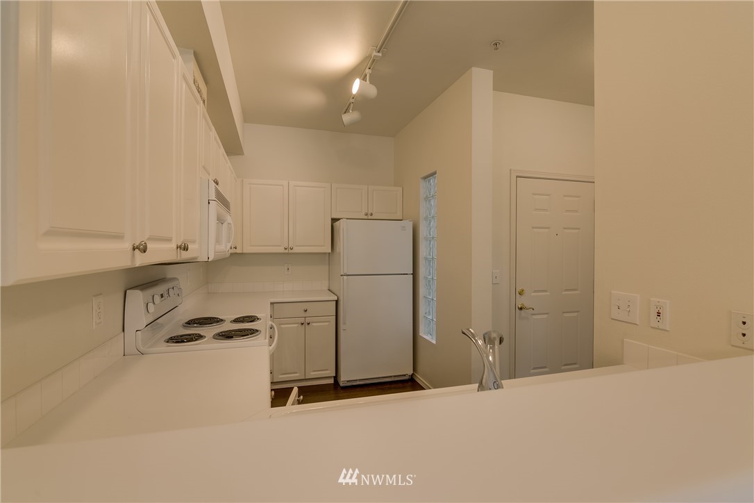 17426 Bothell Wa Street Northeast, Unit A306 Bothell, WA 98011 - Photo 14 of 21