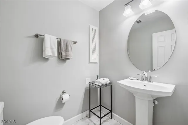 $895,000 | 3209 West Riverside Drive, Fort Myers, FL 33901