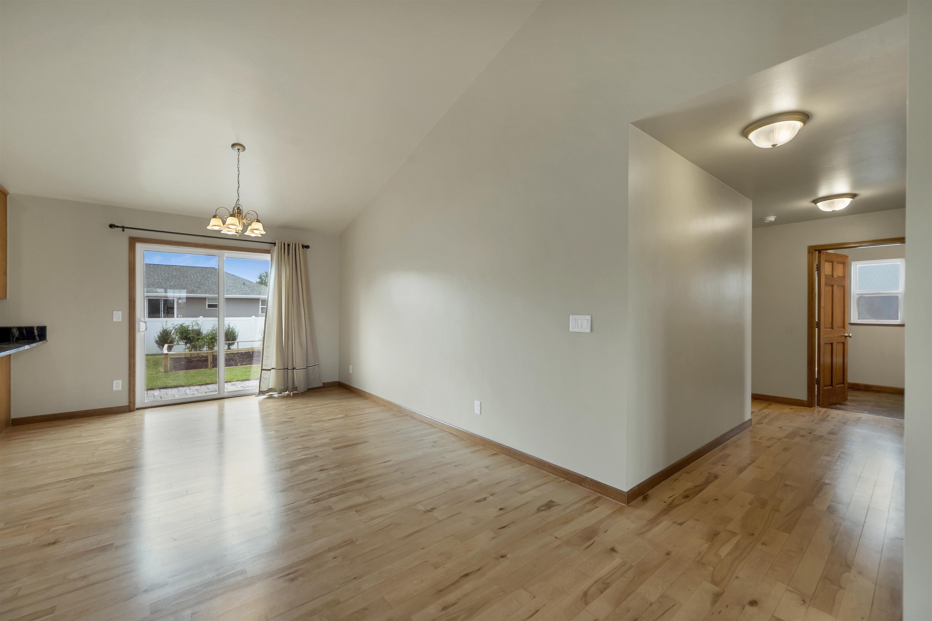 2352 Oak Ridge Circle De Pere, WI 54115 - Photo 10 of 49 Gallery Image 10