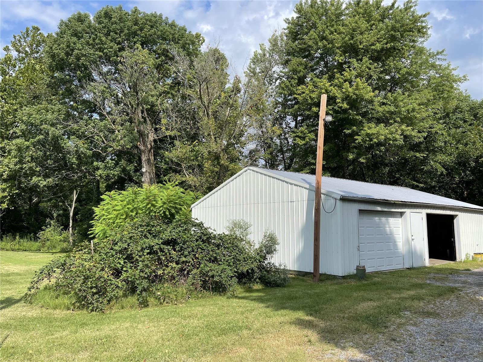 7685 Lebanon Road Collinsville, IL 62234 - Photo 10 of 28