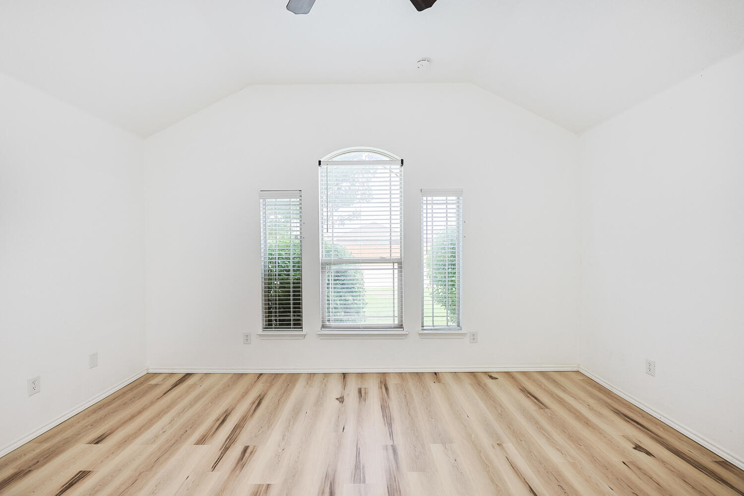 6906 37th Street Lubbock, TX 79407 - Photo 22 of 50 Primary Bedroom