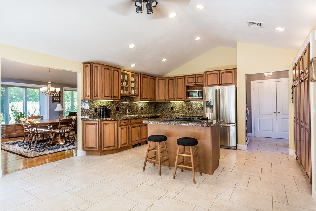 170 Mohawk Road Raynham, MA 02767 - Photo 10 of 30 Gallery Image 10