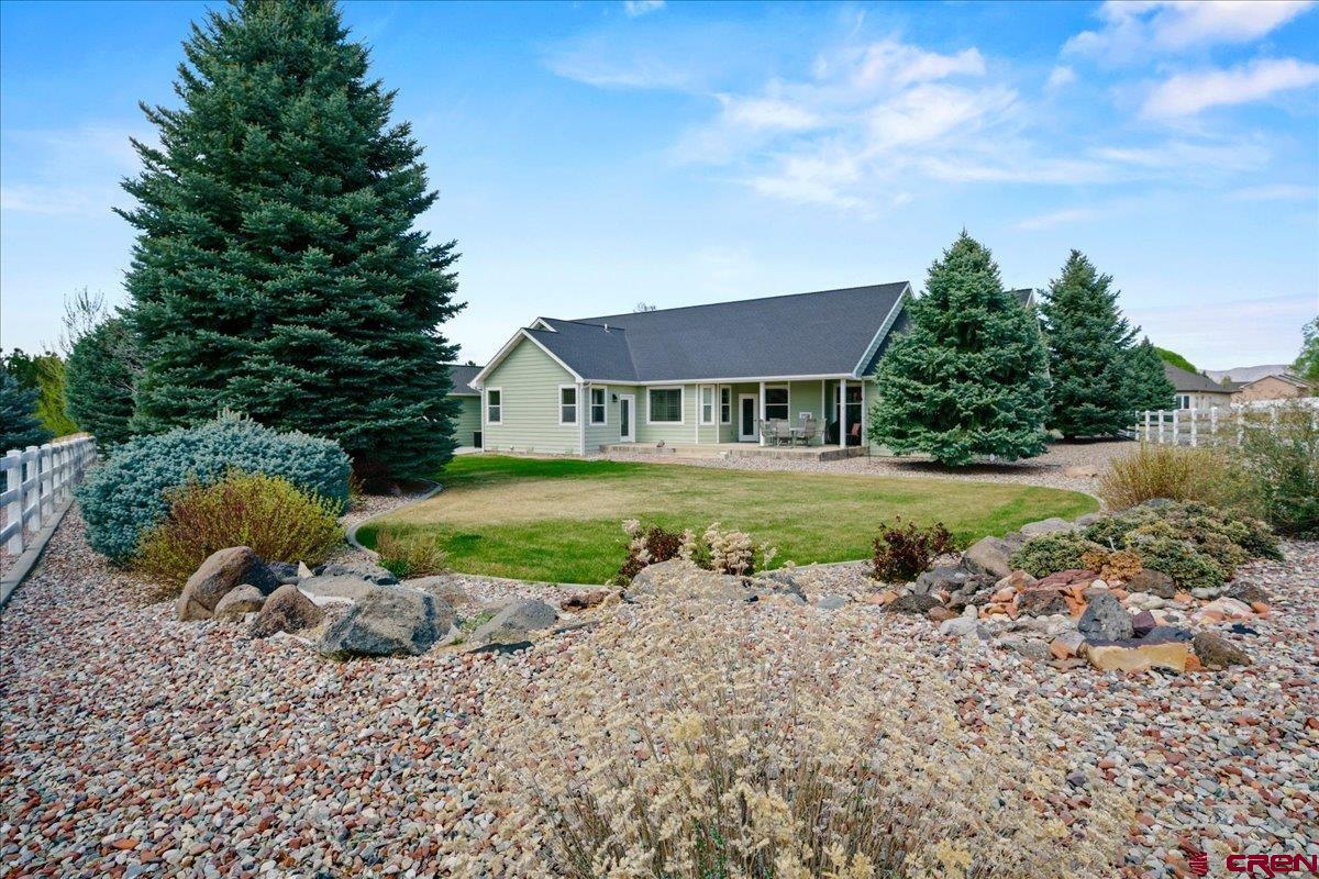 2033 Constitution Loop Montrose, CO 81401 - Photo 6 of 41