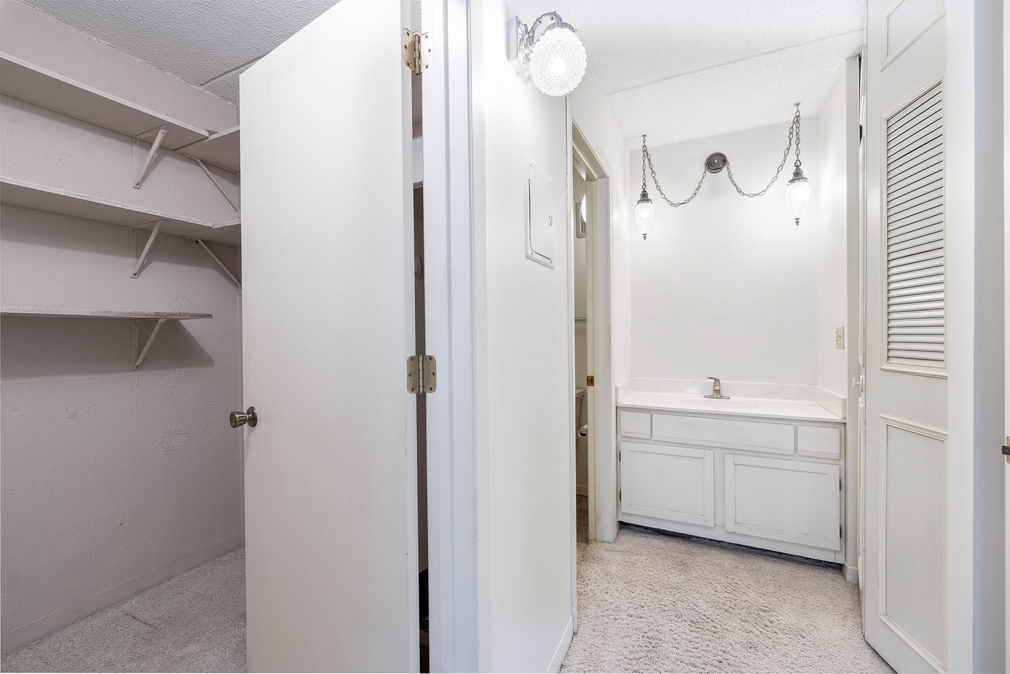 10401 Cedar Lk Road South, Unit 208 Hopkins, MN 55305 - Photo 15 of 30 Gallery Image 15