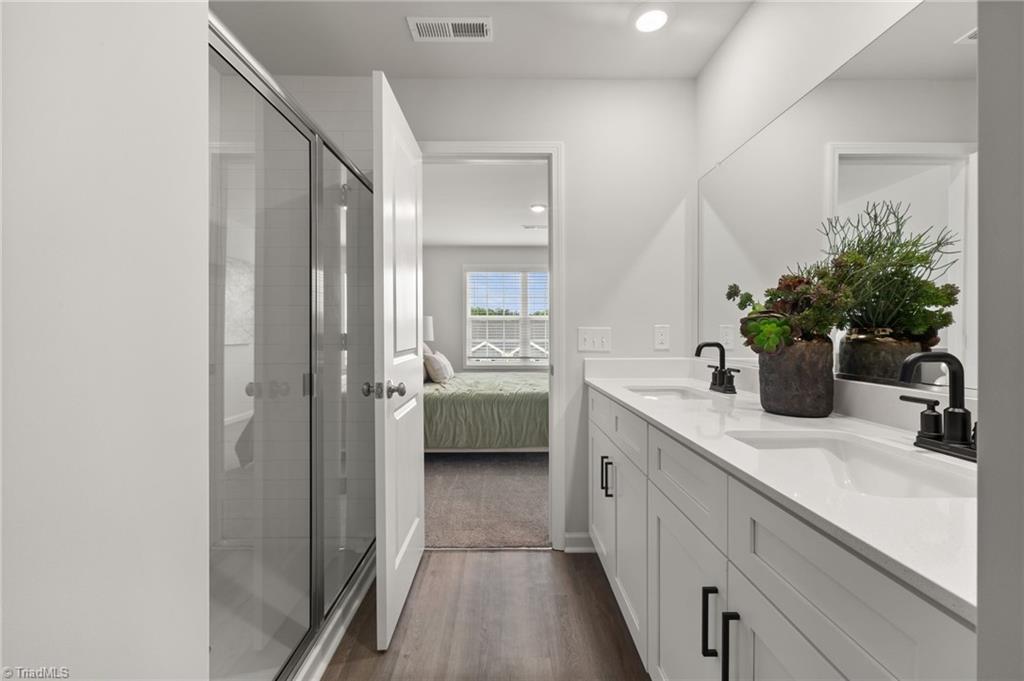 1729 University Drive, Unit D1 Burlington, NC 27215 - Photo 15 of 41