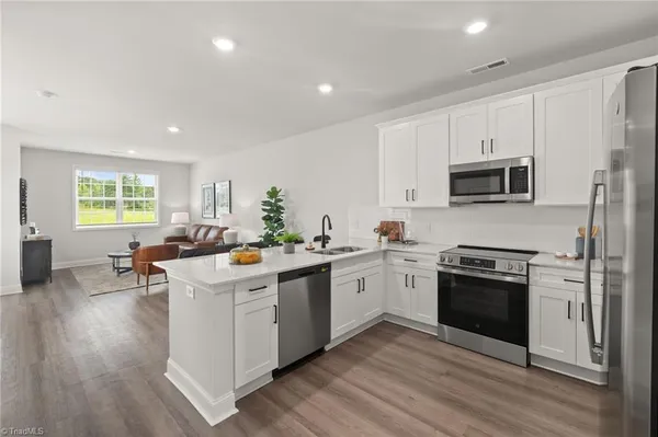 $2,765 | 1729 University Drive, Unit D1, Burlington, NC 27215