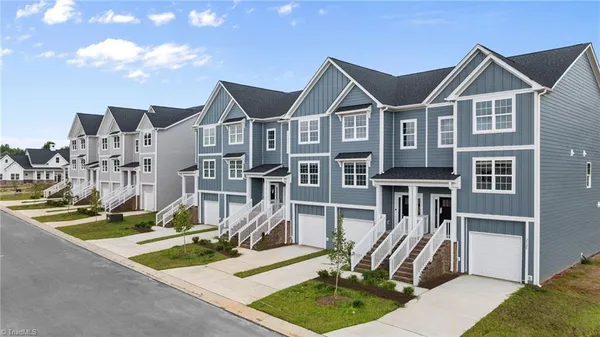 $2,765 | 1729 University Drive, Unit D1, Burlington, NC 27215