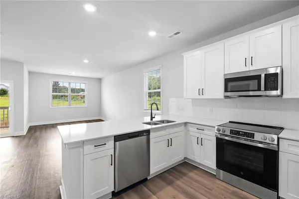 $2,765 | 1729 University Drive, Unit D1, Burlington, NC 27215